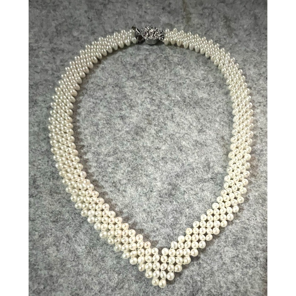 Vintage faux glass pearls V shaped necklace